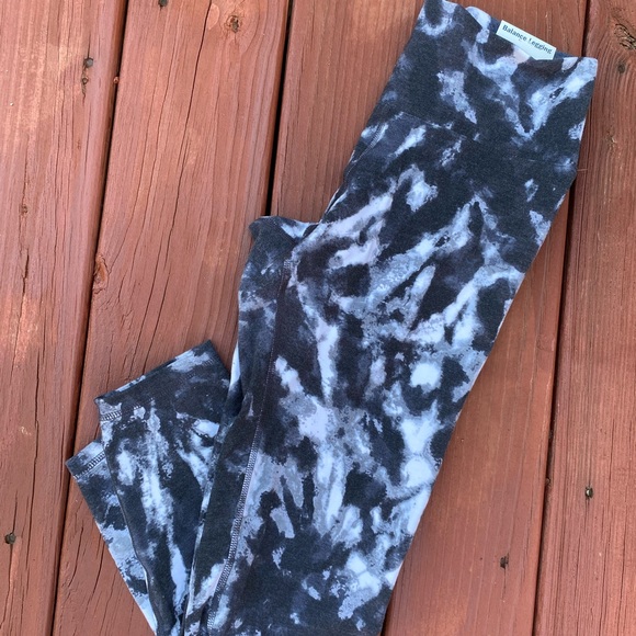 Tie Dye Leggings - Picture 3 of 8